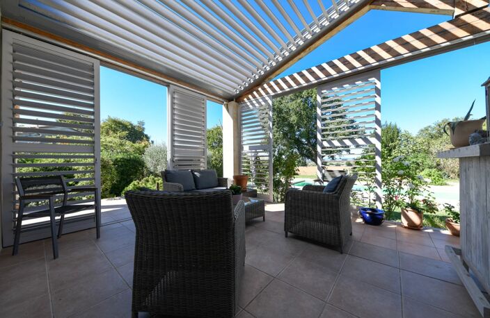 Villa avec jardin, vue dégagée, avec piscine chauffée, à 6km d'U — photo 4