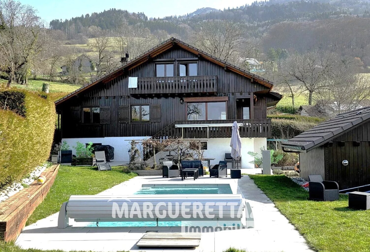 CHALET 240 M² AVEC PISCINE + 2 STUDIOS — photo 1