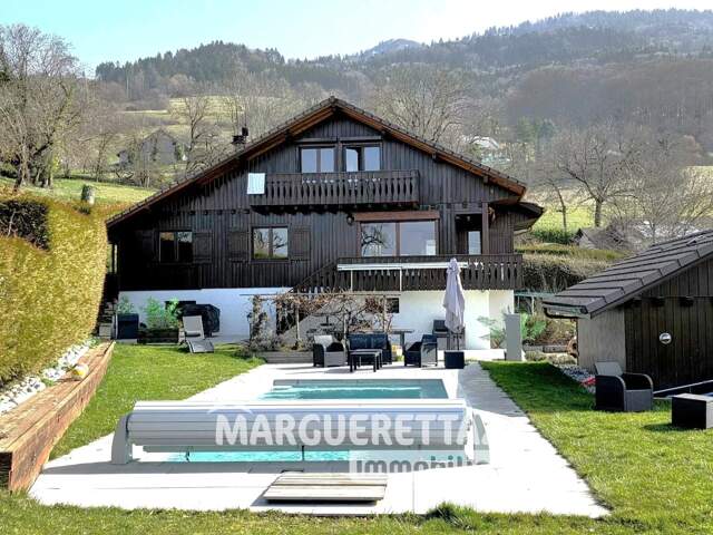 CHALET 240 M² AVEC PISCINE + 2 STUDIOS — photo du bien