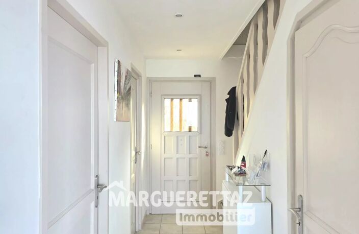 CHALET 240 M² AVEC PISCINE + 2 STUDIOS — photo 4