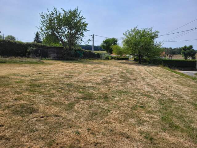 Terrain constructible — photo du bien