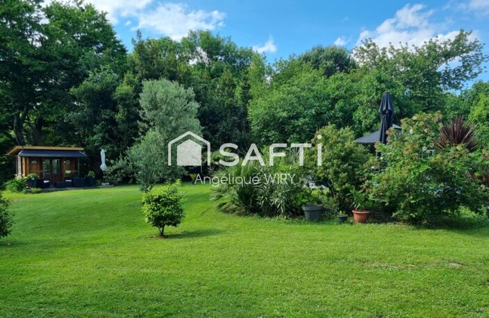 Description de cette maison de 270m² avec piscine — photo 3