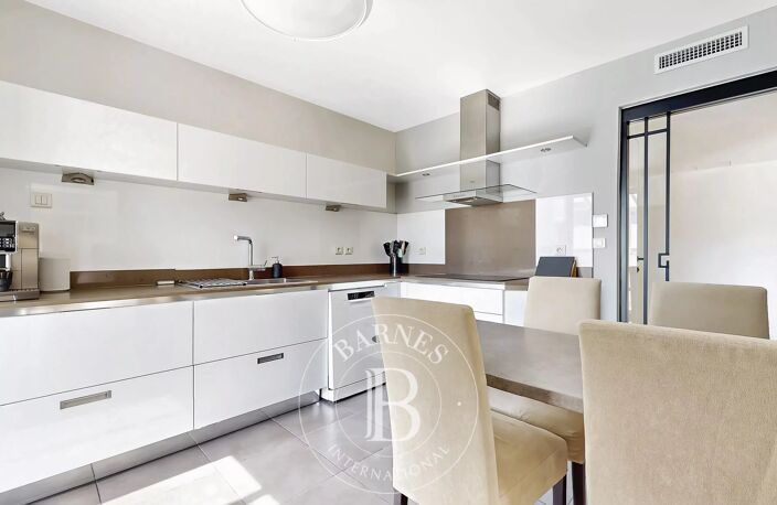 Lyon - Part-Dieu - Appartement de 166 m² en dernier étage avec terrasse et balcon - 4 chambres — photo 2
