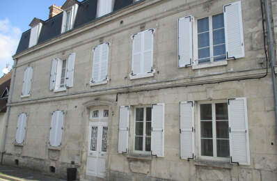 DANS UN BEL IMMEUBLE ANCIEN — photo du bien