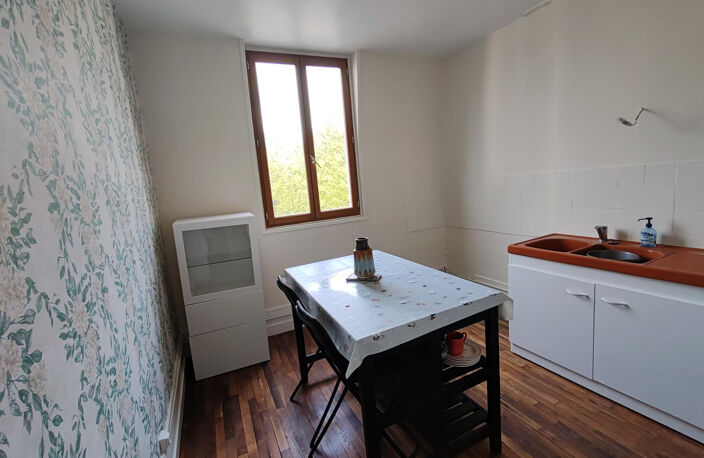 DANS UN BEL IMMEUBLE ANCIEN — photo 3