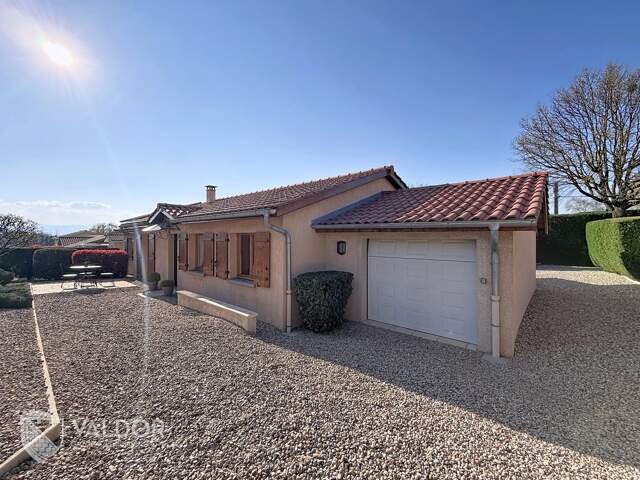 MONTMERLE-SUR-SAÔNE – Maison de plain-pied avec piscine — photo du bien
