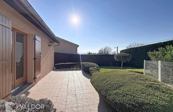 MONTMERLE-SUR-SAÔNE – Maison de plain-pied avec piscine — photo 3