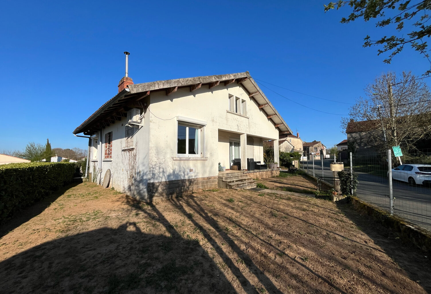 Maison T5 - 127 m2 - SERENAC — photo 1