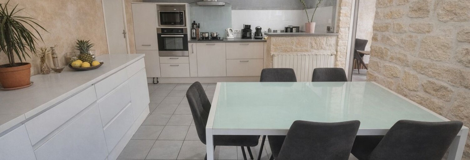 Maison 6 Pièces 144 m² à vendre à Saint-Martin-de-Fraigneau (85200)