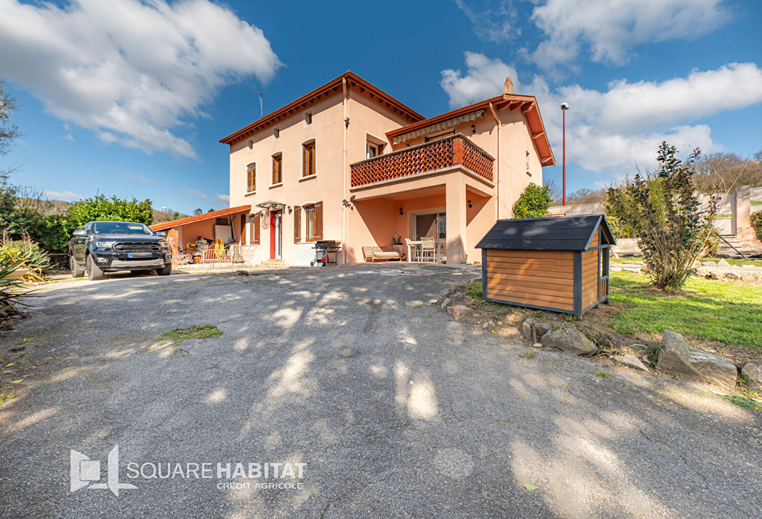 A SAISIR !!! A seulement cinq minutes du futur échangeur A7, charmante maison de 163 m2, entièrement rénovée, avec terrain de 1378m² — photo 1