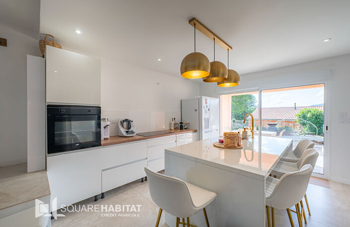 A SAISIR !!! A seulement cinq minutes du futur échangeur A7, charmante maison de 163 m2, entièrement rénovée, avec terrain de 1378m² — photo 2