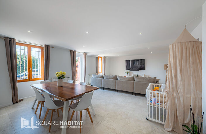A SAISIR !!! A seulement cinq minutes du futur échangeur A7, charmante maison de 163 m2, entièrement rénovée, avec terrain de 1378m² — photo 3