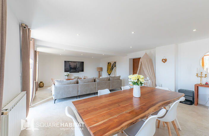 A SAISIR !!! A seulement cinq minutes du futur échangeur A7, charmante maison de 163 m2, entièrement rénovée, avec terrain de 1378m² — photo 4