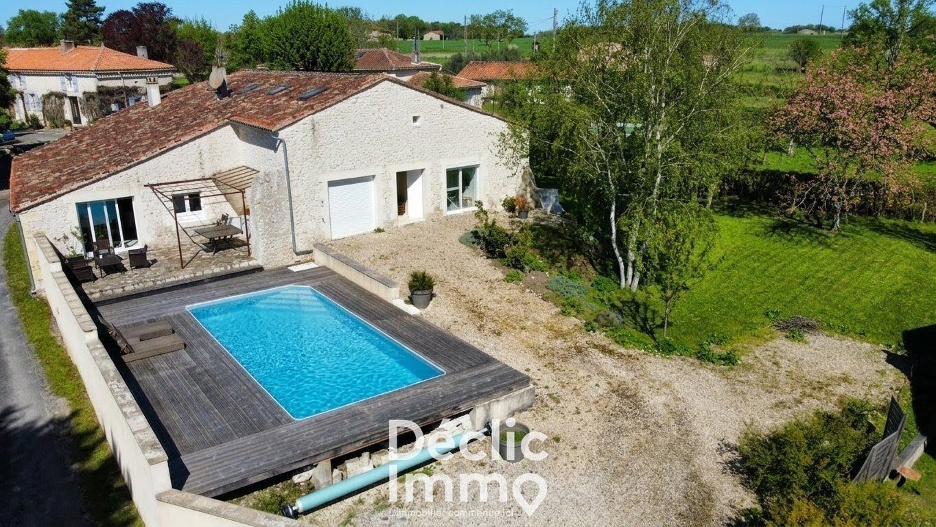 Villa / Maison  T7 à vendre Villebois-Lavalette 16320
