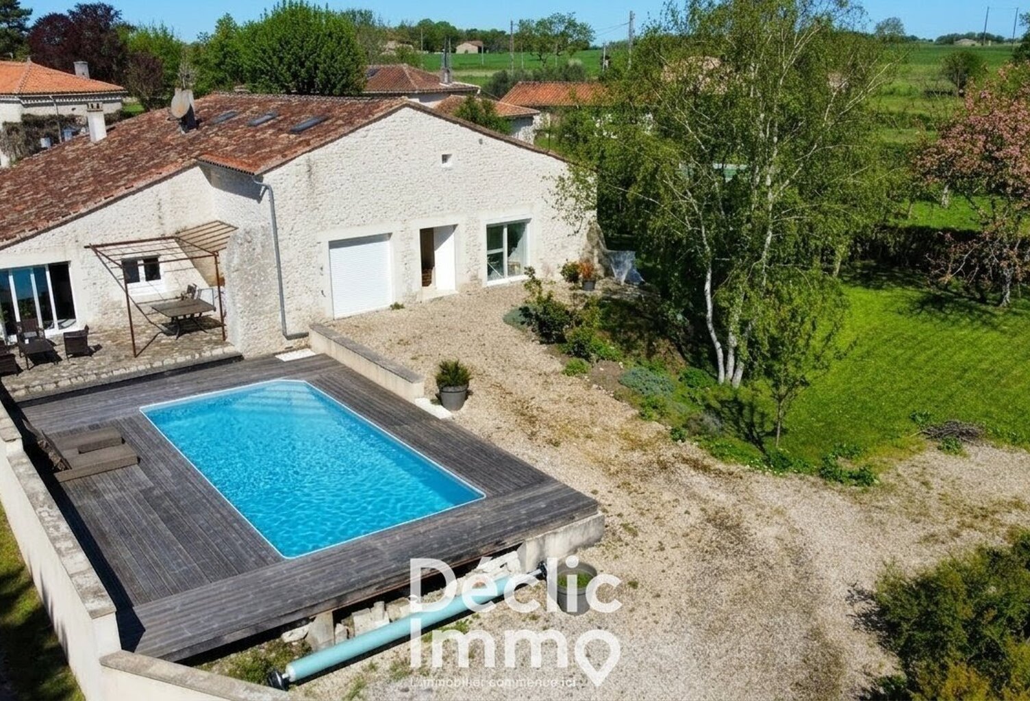 Bâtisse en Pierre de 230 m² - Ronsenac proche Villebois-Lavalette & Frontière Dordogne — photo 1