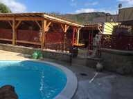 Bar tapas extérieur avec patio couvert et piscine l'été,  restaurant table unique l'hiver et appartement privé de 50m². — photo 2