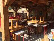 Bar tapas extérieur avec patio couvert et piscine l'été,  restaurant table unique l'hiver et appartement privé de 50m². — photo 3