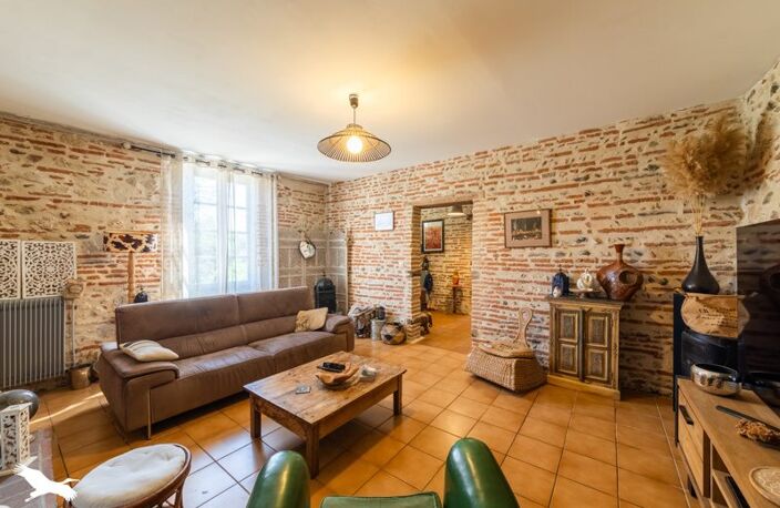 Maison en pierre de 5 pièces principales — photo 2