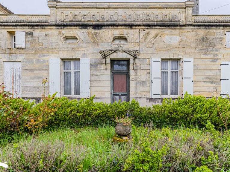 Maison en pierre de 9 pièces principales — photo 1