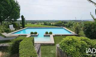 Maison 6 Pièces 332 m² à vendre à Bourg (33710)