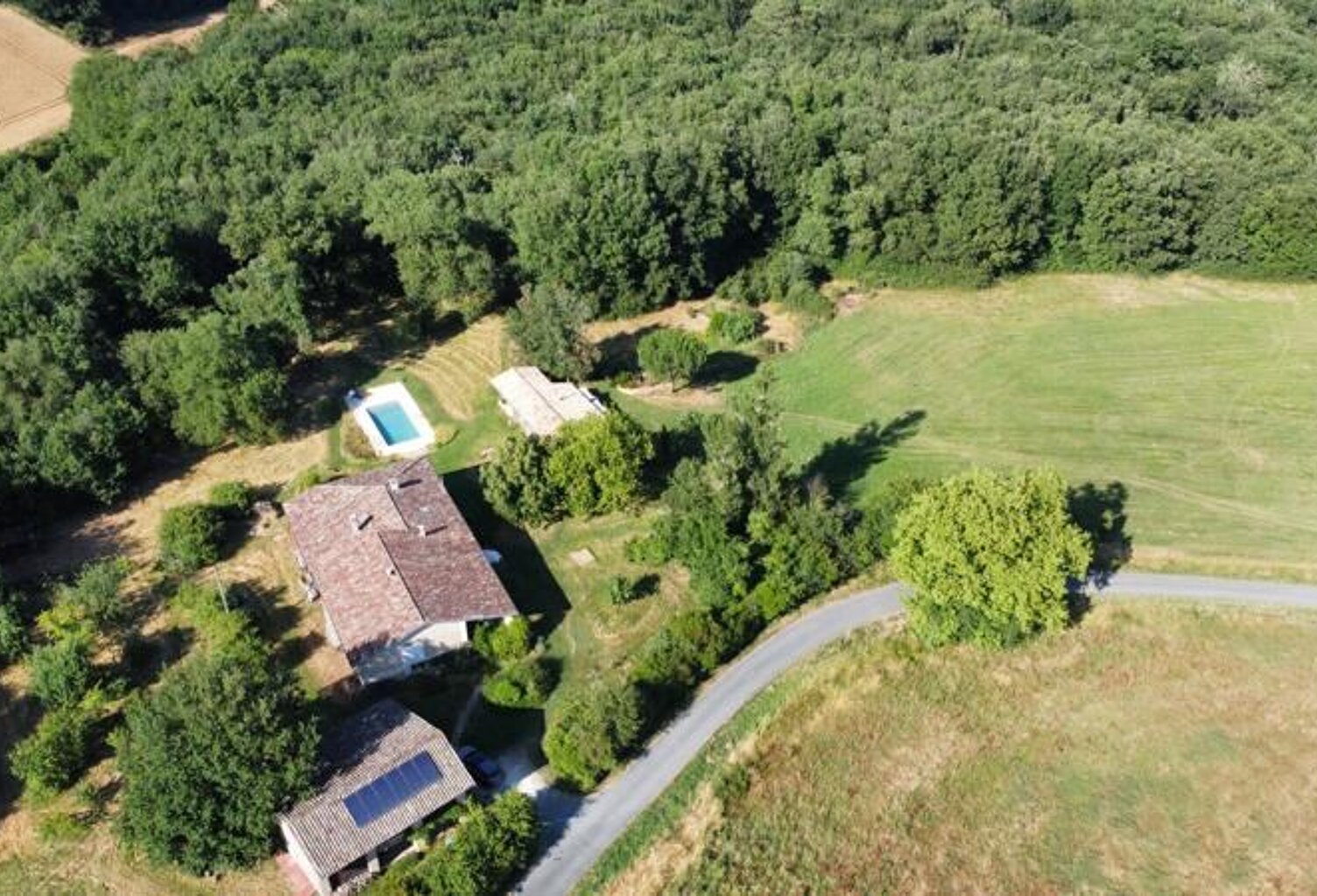 Corps de Ferme de 8 pièces principales — photo 1