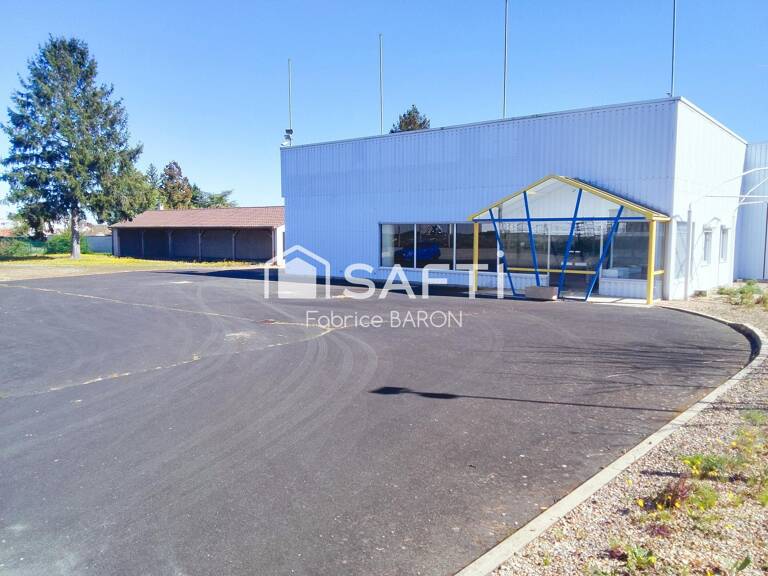 Local commercial dans zone commerciale — photo 1