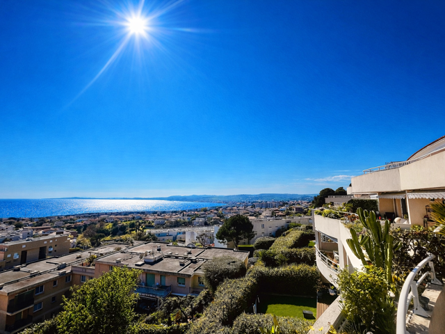 APPARTEMENT PRESTIGE PLATEAUX FLEURIS 4 PIECES - VUE MER IMPRENABLE — photo du bien