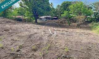 Terrain  1800 m² à vendre à Saint-Pierre (97250)