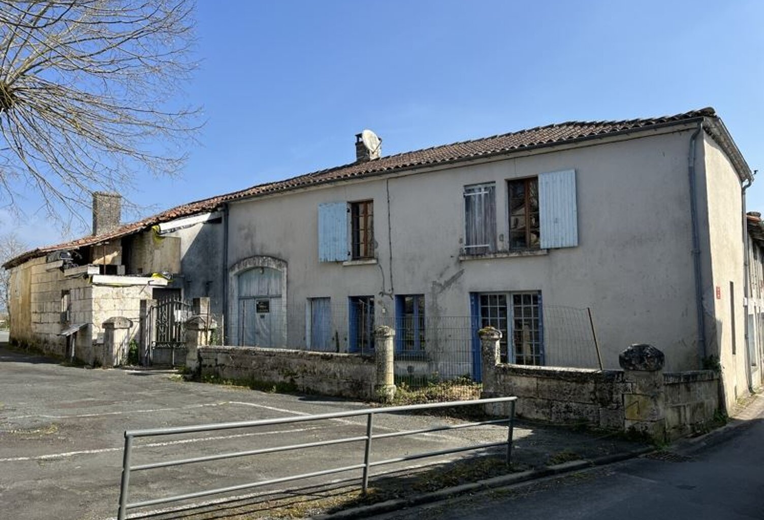 Vente maison 3 pièces 180 m² Cherval (24320) — photo 1