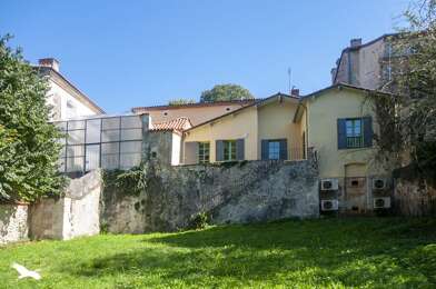 Immeuble  140400 €