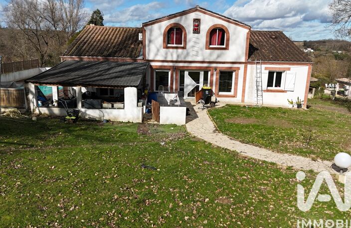 Vente Maison/villa 8 pièces — photo 2