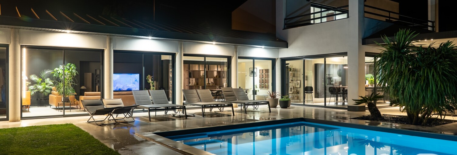 Maison 8 Pièces 256 m² à vendre à Gervans (26600)