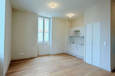 Appartement 1 pièces 880 €