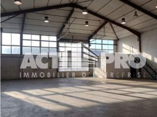 Entrepot à vendre — photo du bien