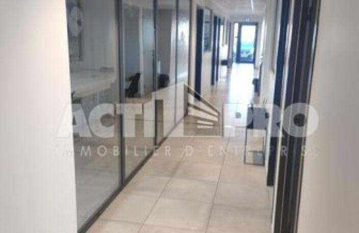 Bureaux à louer — photo 2