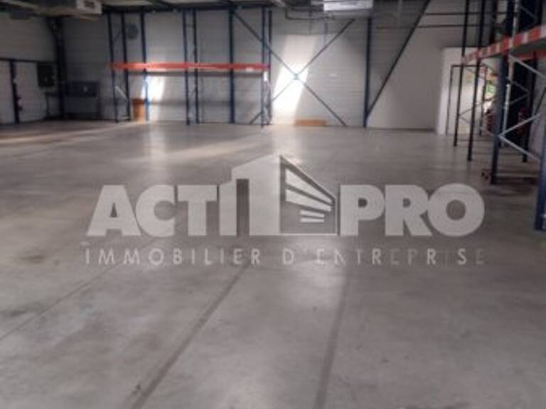 Entrepot à vendre — photo 1