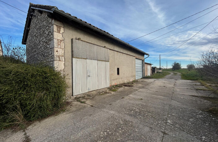 CORPS DE FERME — photo 3