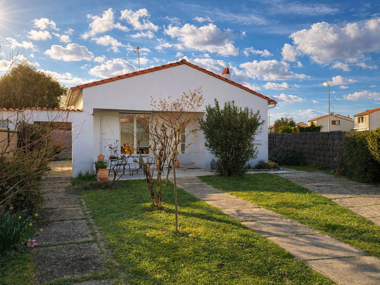 ROYAN Maison T4 proche commerces au prix de 280.000EUR FAI — photo 1