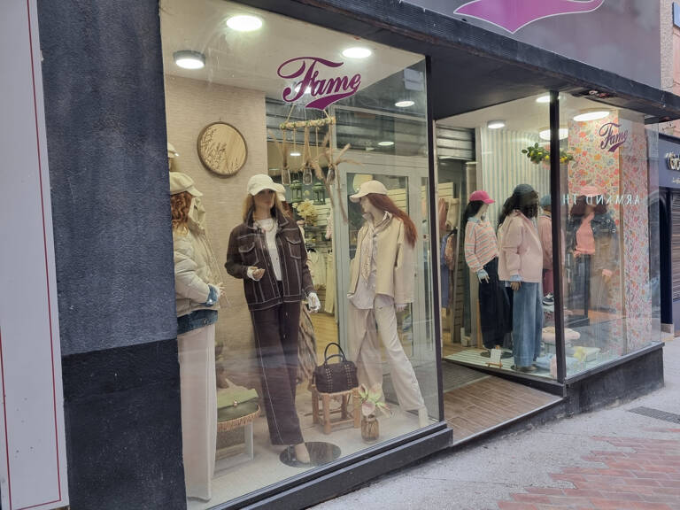FONDS DE COMMERCE Prêt à porter — photo 1