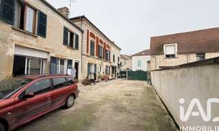 Immeuble  273 m² à vendre à Crespières (78121)