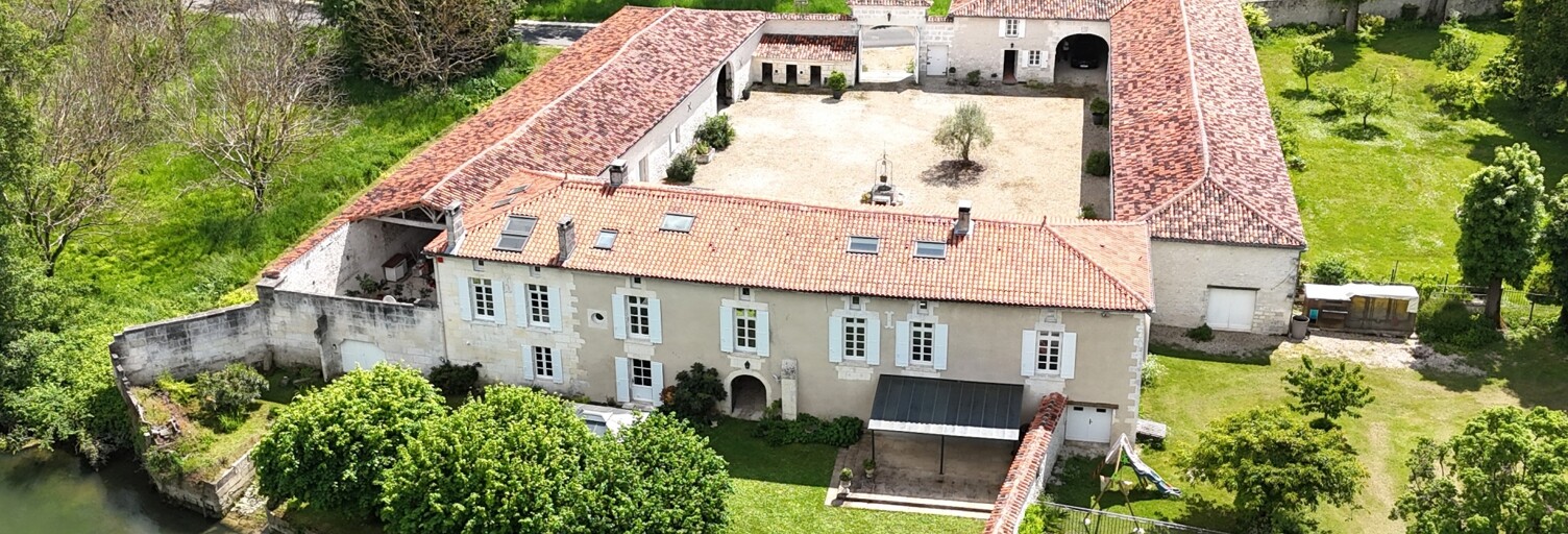Maison 10 Pièces 410 m² à vendre à Bourg-Charente (16200)