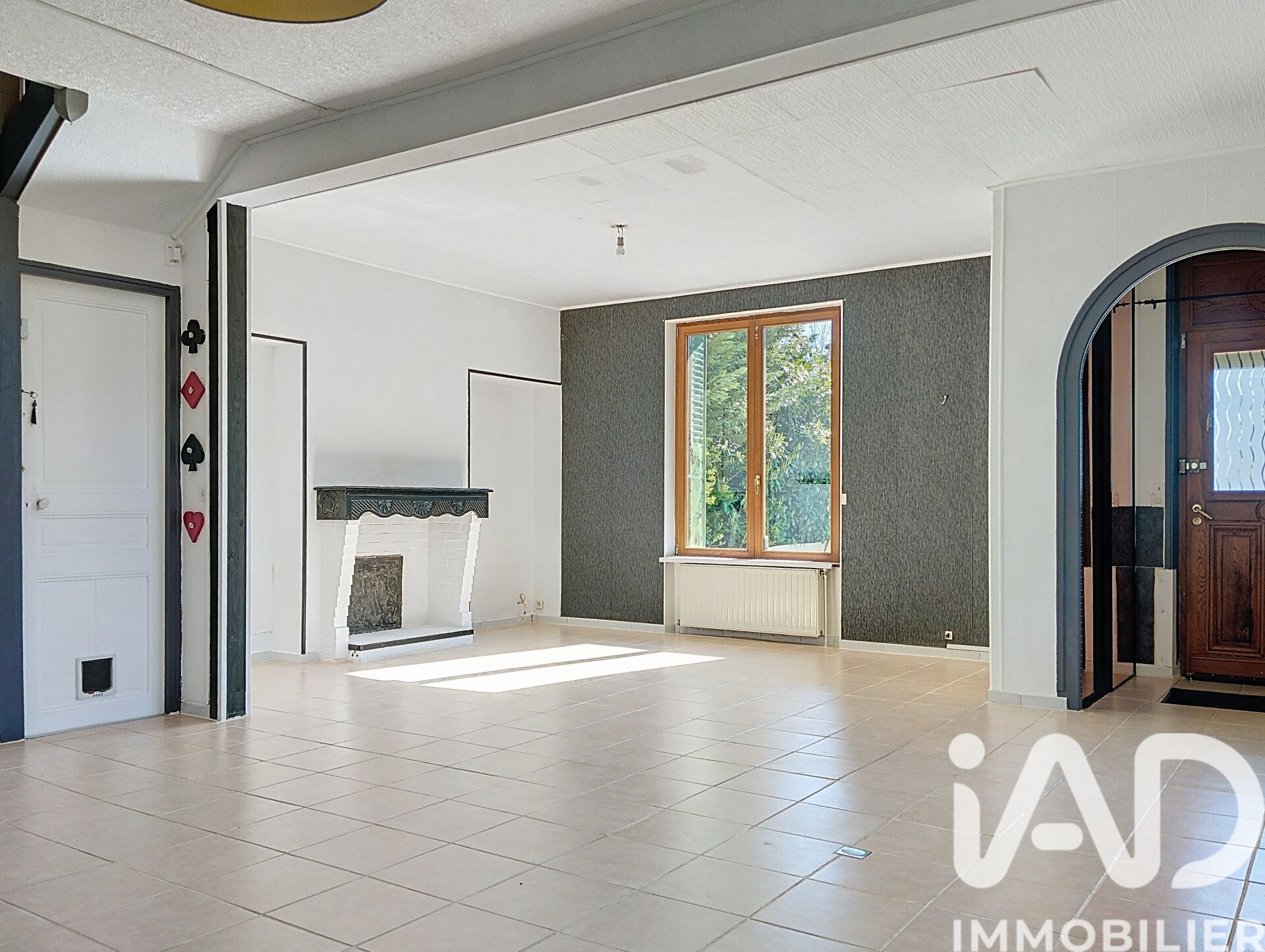 Bourg-Et-Comin - 144m² - 4p. - 3ch.