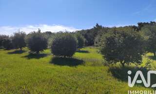 Terrain  4400 m² à vendre à Travaillan (84850)