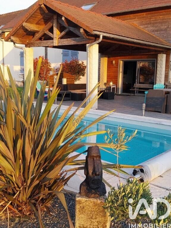 Bonneuil-Matours - 187m² - 8p. - 5ch.