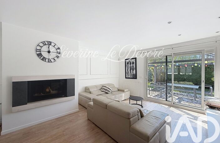 Vente Maison/villa 8 pièces — photo 2
