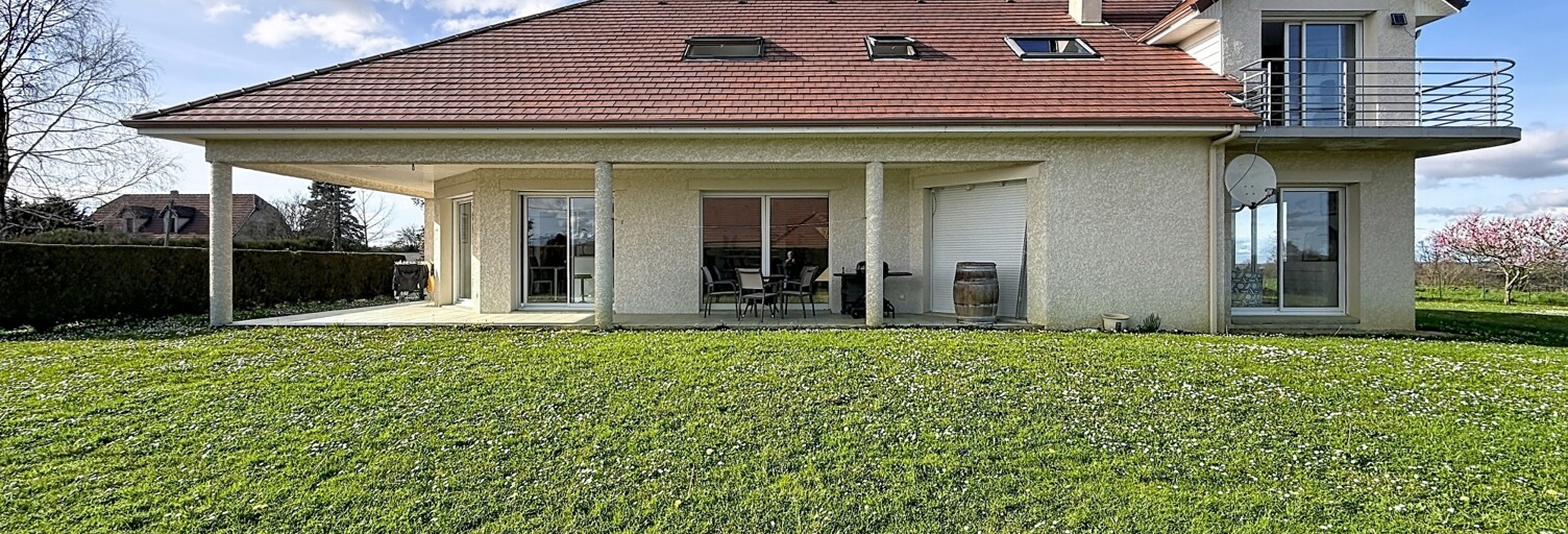 Maison 8 Pièces 253 m² à vendre à Maucor (64160)