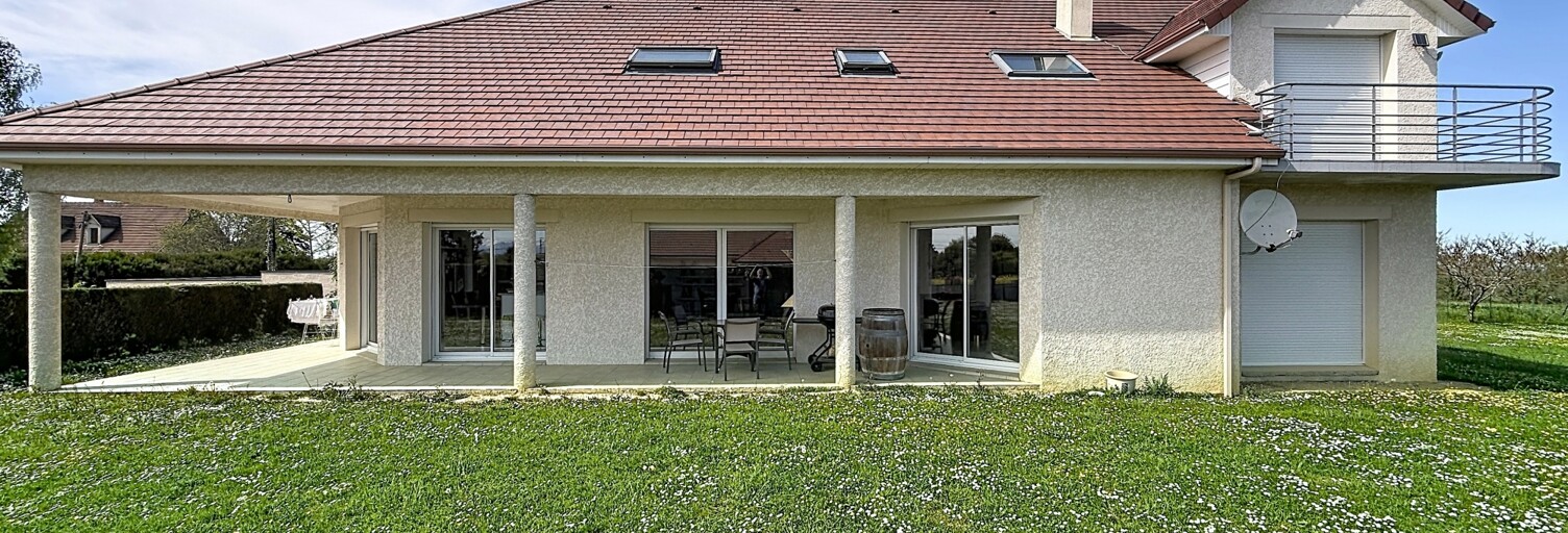 Maison 8 Pièces 252 m² à vendre à Maucor (64160)