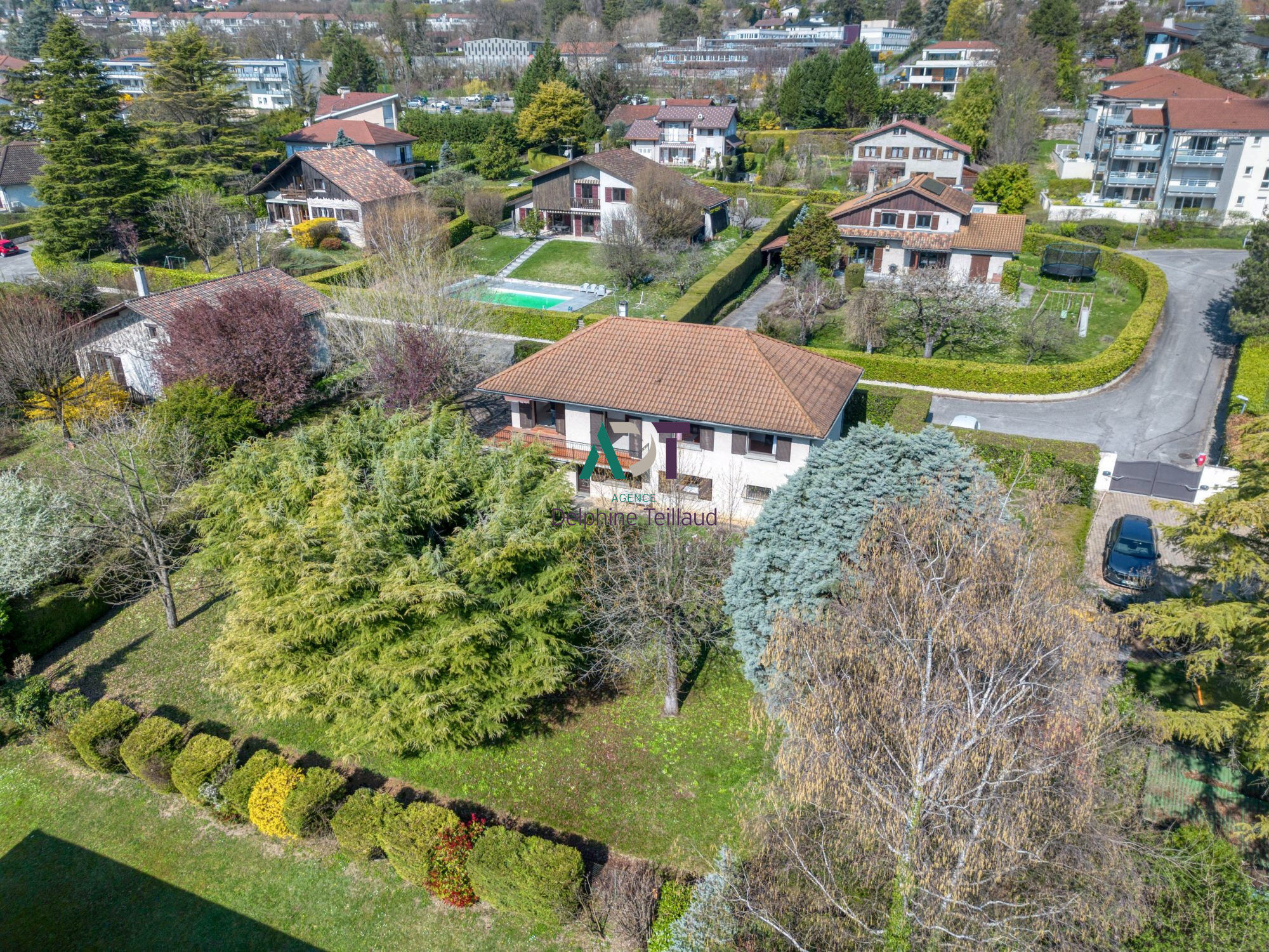 Villa / Maison  T7 à vendre Saint-Ismier 38330