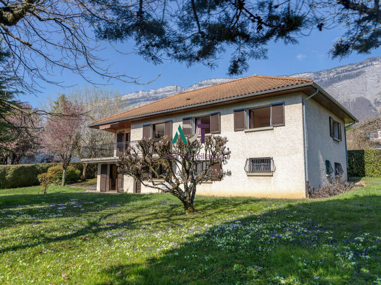 Villa 7 pièces 180 m2dans un secteur prisé de St Ismier — photo 1