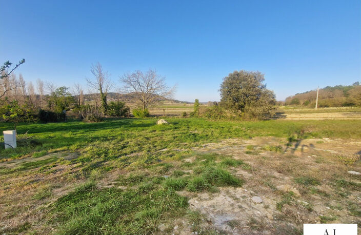 Terrain constructible de 1170 m² viabilisé borné libre constr — photo 3